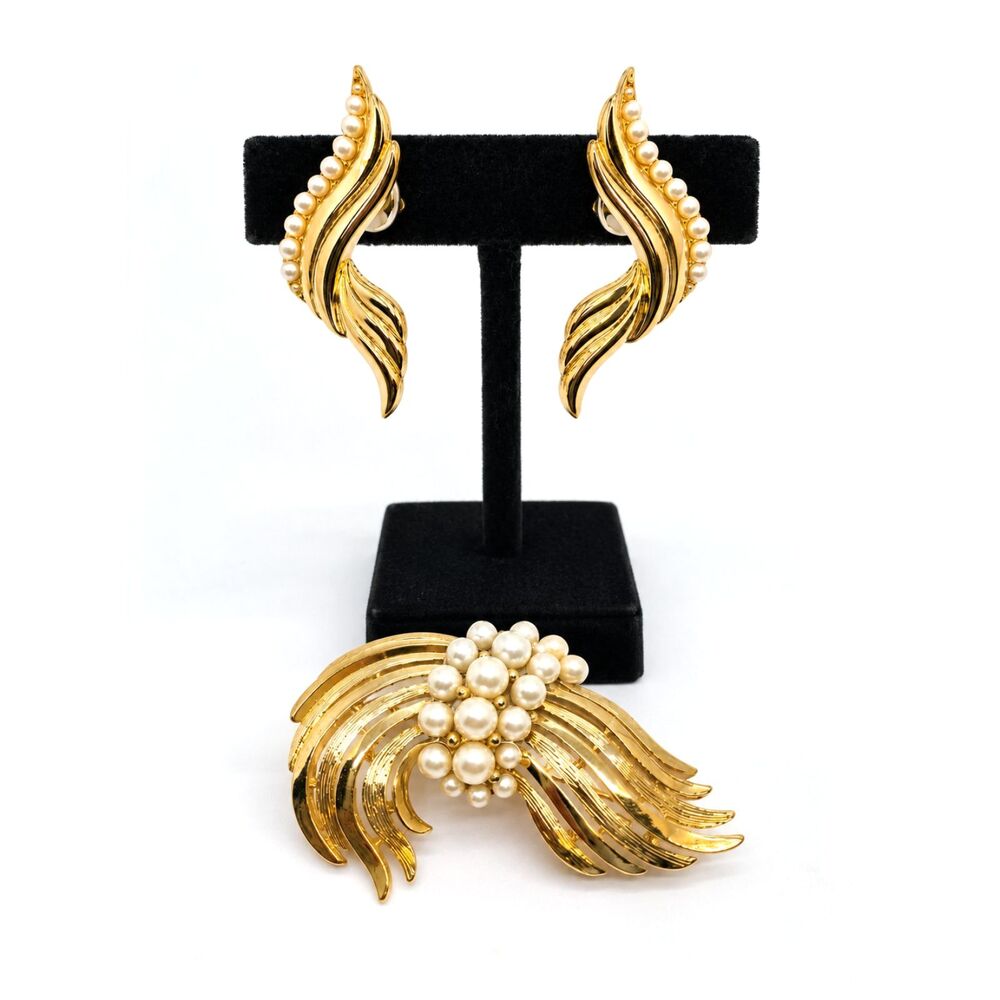 Vintage Monet Brooch Earring Set Pearl Wing Gold Tone Demi Parure